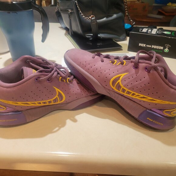 Nike AirZoom LeBron James shoes - Picture 2 of 2